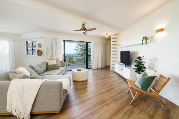 Tranquil Tides Retreat - Coastal Waterfront Escape - Bribie Island