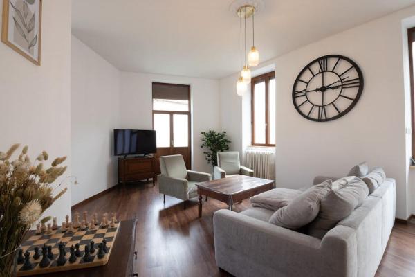 På bilden syns objektet Cabana & L'Auberge Beaujolaise - Maison de Ville som ligger i staden Saint-Jacques-des-Arrêts.