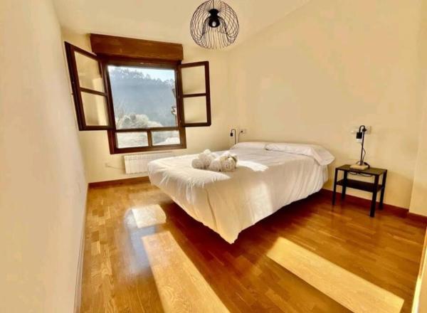A la foto es mostra l'objecte La Casina de Noah en Soto de Luiña 304A situat a la ciutat de Albuerne.