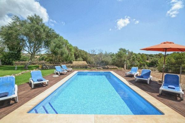 Na zdjęciu widoczny jest obiekt Gemütlich eingerichtetes Landhaus mit pool in der Nähe von Porto Cristo położony w mieście Manacor.