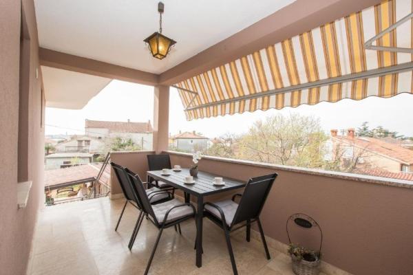 På billedet ses objektet Neue Wohnung in Umag mit Terrasse beliggende i byen Umag.