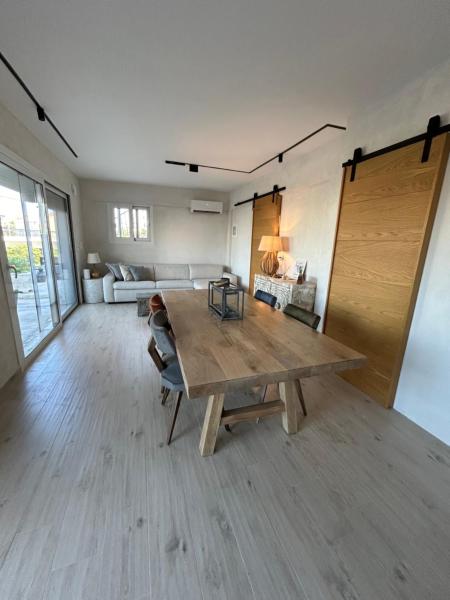 Nella foto è visibile l'oggetto Calypso situato nella città di Calcide.