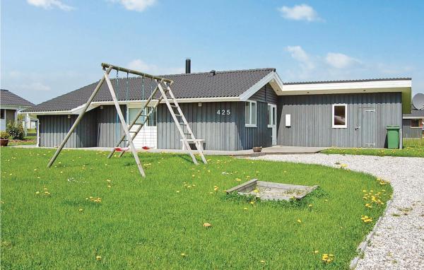 På billedet ses objektet Holiday Home Pøt Strandby X beliggende i byen Sønderby.