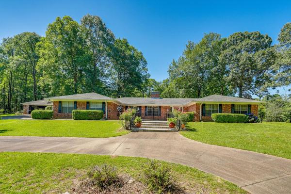 A la foto es mostra l'objecte Charming Retreat with Patio Near GramblingandRuston! situat a la ciutat de Arcadia.