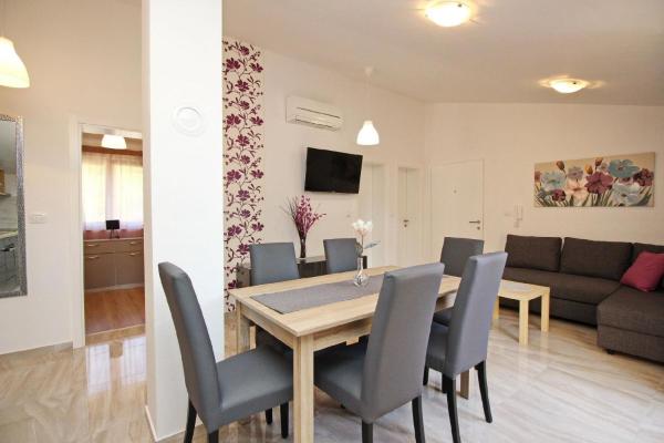 På billedet ses objektet Ferienwohnung in Baška mit Eigenem Balkon beliggende i byen Baška.