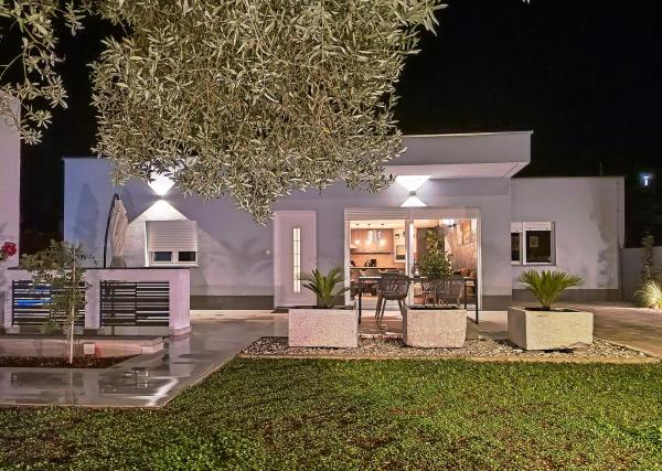 照片显示了位于Vinišće市的d'House Vinišće物件。