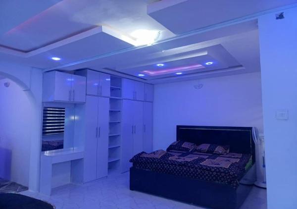 A la foto es mostra l'objecte DBaLoGuN's PlaCe -DOWNTOWN PANSEKE -OLUWO AREA situat a la ciutat de Aro.