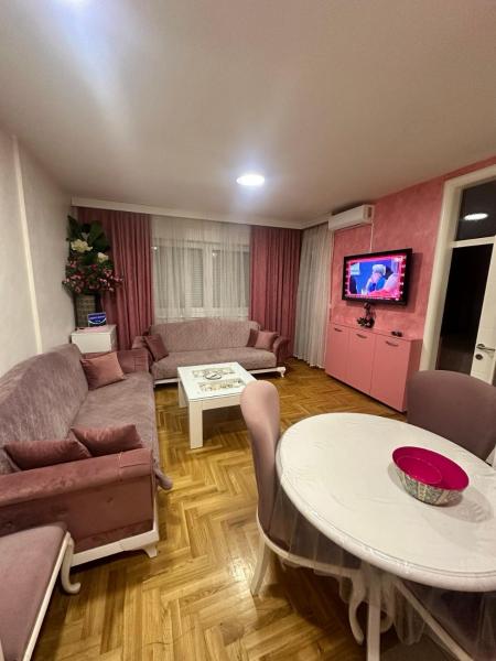 A la foto es mostra l'objecte Apartman KRISTINA, Istocno Sarajevo,Vojvode Radomira Putnika 49f situat a la ciutat de Ivanići.
