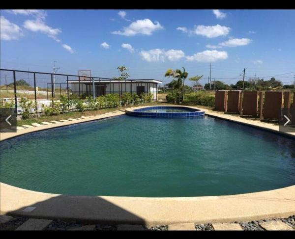 A la foto es mostra l'objecte 3 Bedroom House and Lot Rental Property situat a la ciutat de Cavite.