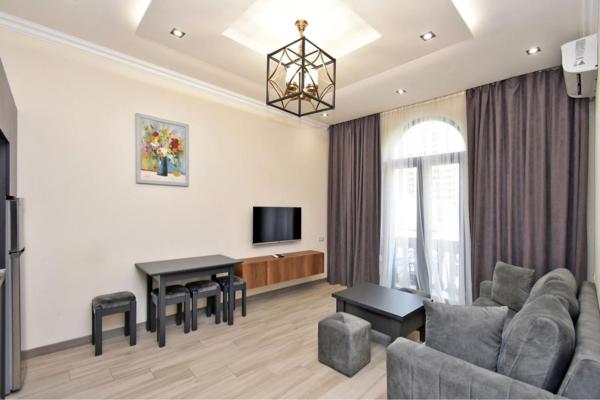 Amiryan street, 1 bedroom Luxe apartment with balcony, Ереван