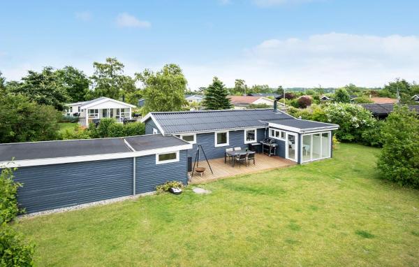 På billedet ses objektet 4 Bedroom Cozy Home In Middelfart beliggende i byen Voldby.