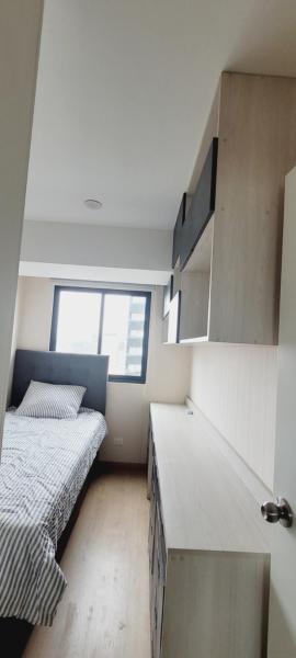 A la foto es mostra l'objecte Habitación Privada con baño propio, en Lince cerca a pasos de san isidro situat a la ciutat de Lima.
