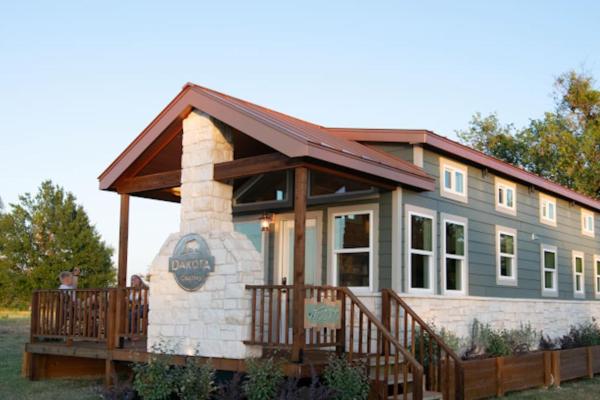 A la foto es mostra l'objecte Beautiful Tiny Home Cabin perfect for families! situat a la ciutat de Jonah.