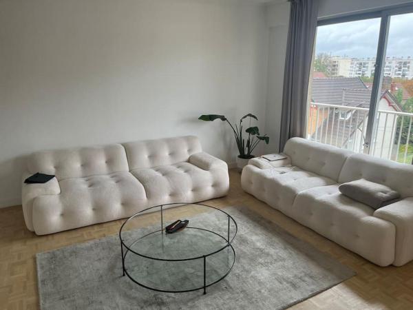 A la foto es mostra l'objecte Très grand appartement au Raincy situat a la ciutat de Le Raincy.