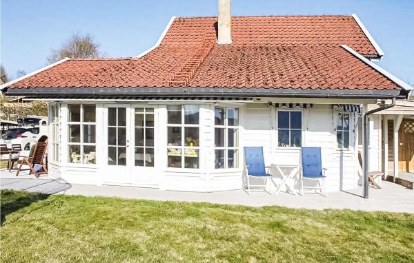 A la foto es mostra l'objecte Gorgeous Home In Førde I Hordaland situat a la ciutat de Lier.