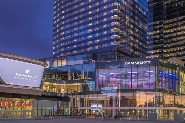 A la foto es mostra l'objecte JW Marriott Edmonton ICE District situat a la ciutat de Edmonton.