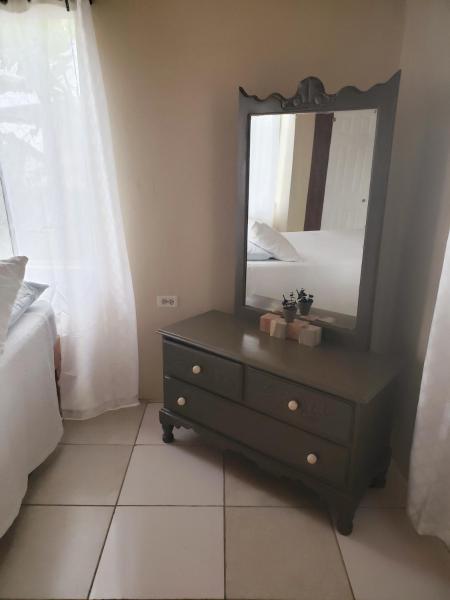 Foto 6: Tiny's Place
