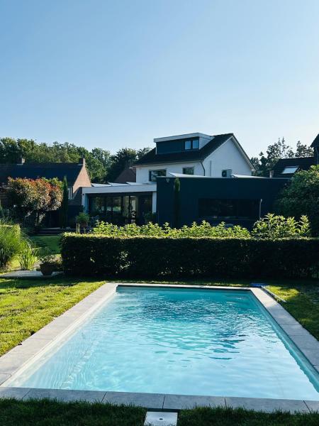 Na zdjęciu widoczny jest obiekt Nice house with swimming pool near Maastricht położony w mieście Bunde.