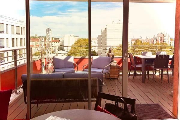 På billedet ses objektet T2 proche hôpitaux terrasse plein ciel beliggende i byen Lyon.