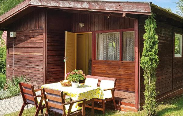 Na zdjęciu widoczny jest obiekt Holiday Home Morag Kretowiny Iv położony w mieście Wilnowo.
