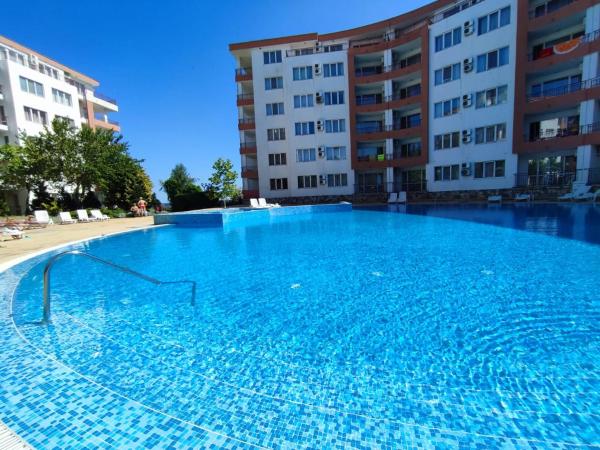 Nella foto è visibile l'oggetto Riviera Fort Beach Apartment situato nella città di Ravda.