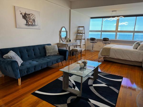 Foto 2: Accommodation Front - Majestic Beachfront Haven