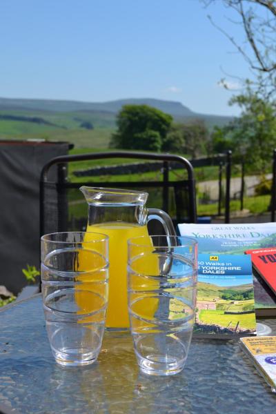 På billedet ses objektet Ashes Farm - Ingleborough Barn Cottage, with 3 peaks views, Horton In Ribblesdale, Settle beliggende i byen Settle.