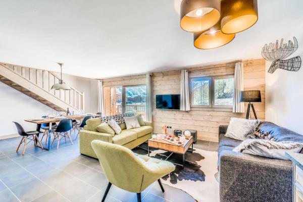 Na zdjęciu widoczny jest obiekt Résidence Lodge Des Neiges C - Appartment 4 - pied de pistes, service hotelier inclus MAE-2582 położony w mieście Tignes.
