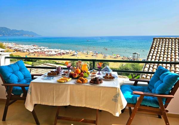La photo montre l'objet Breeze Beach Apartment Glyfada situé dans la ville de Corfu.