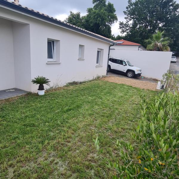 Na zdjęciu widoczny jest obiekt maison artigues près bordeaux położony w mieście Tresses.