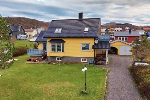 Na foto é possível ver o objeto Big house Melbu,Vesterålen, short distance lofoten localizado na cidade de Ånstad.