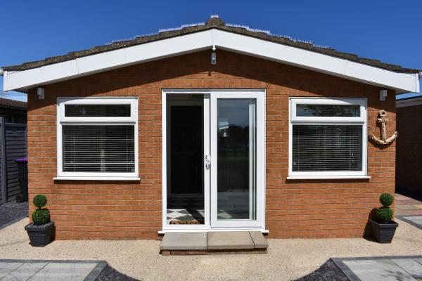 Monty's Retreat - Anderby Creek