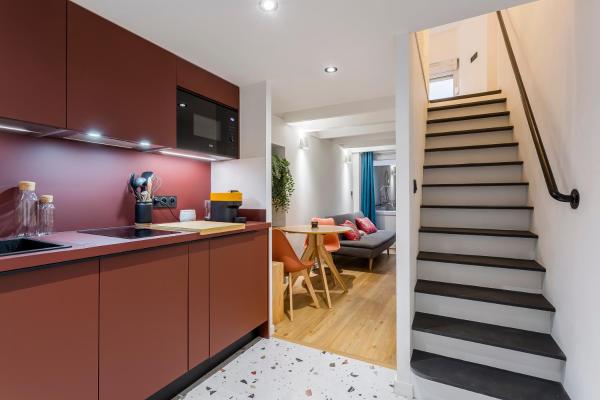 På billedet ses objektet COSY DUPLEX au coeur de lYON 6 beliggende i byen Lyon.