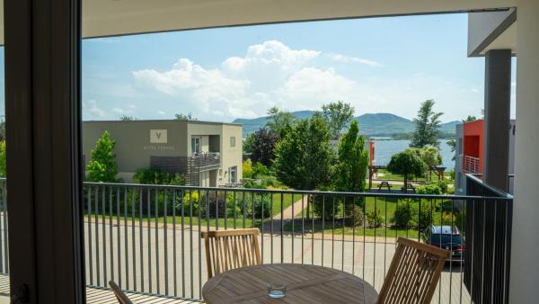 Nella foto è visibile l'oggetto Apartmány Římský vrch situato nella città di Ivaň.