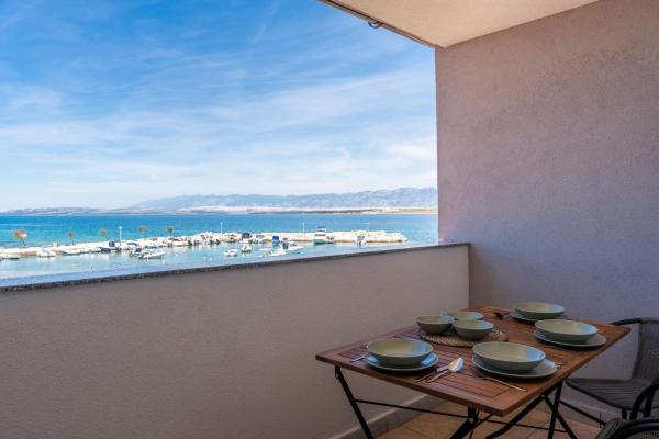 A la foto es mostra l'objecte Apartment Maria's Perla situat a la ciutat de Vir.