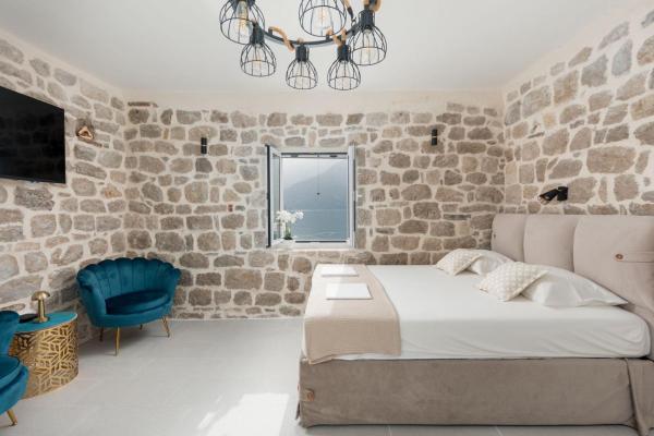 A la foto es mostra l'objecte Stone sea apartment situat a la ciutat de Risan.