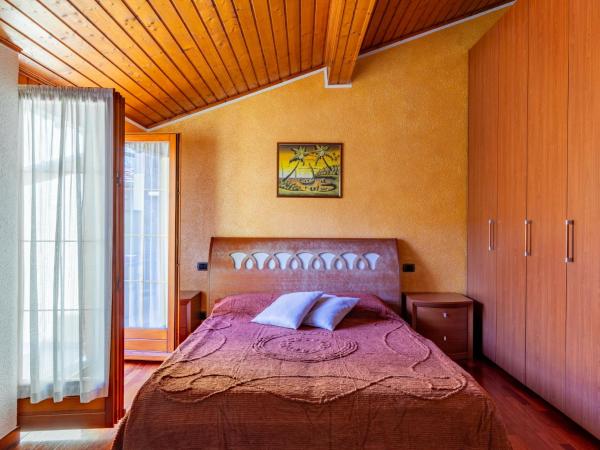 På billedet ses objektet Holiday Home Girasole by Interhome beliggende i byen Corrido.