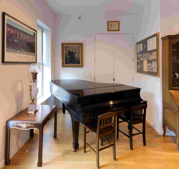Large and Luxurious in Strivers Row, New York