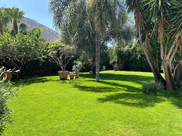 A la foto es mostra l'objecte Villa Lucia situat a la ciutat de Palerm.