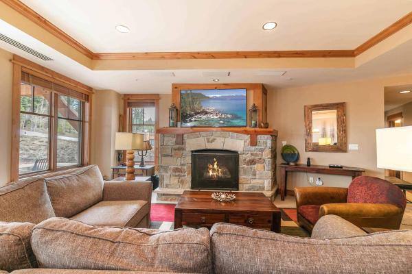 Big Horn Lodge 206 By East West - North Lake Tahoe, CA