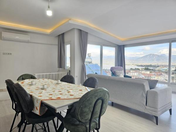 The photo shows the White House located in the city of Fethiye.
