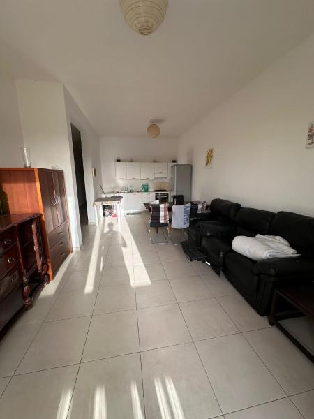 照片显示了位于Baħar iċ-Ċagħaq市的Gardinia court Ghargur物件。