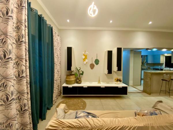 Moderna y Unica casa independiente con jardín y estacionamiento, Ciudad del Este