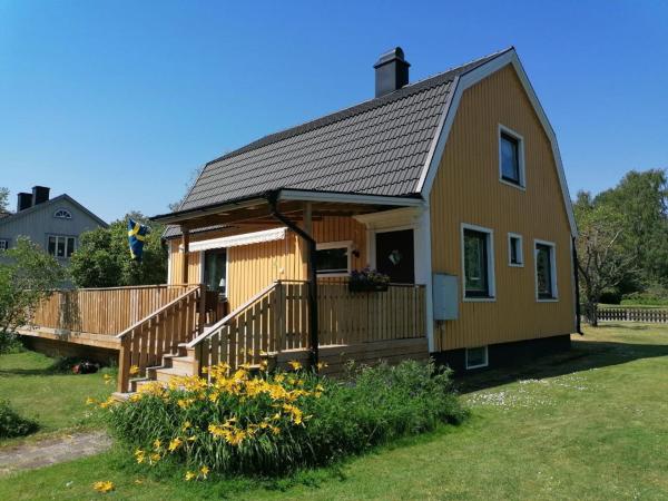 Nella foto è visibile l'oggetto Kalle Hus situato nella città di Gullaskruv.