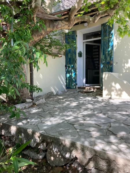Na fotografii je vidět objekt Maisonnette avec terrasse et patio à Cassis nacházející se ve městě Cassis.