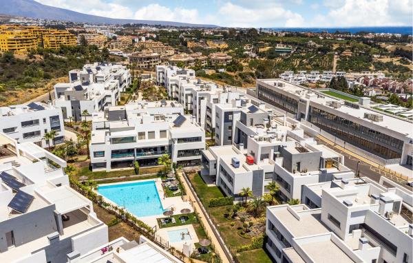 Nice Apartment In Estepona With Wifi - Selwo Aventura