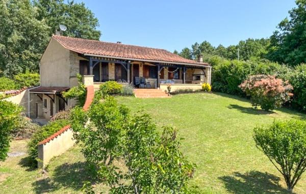 Nella foto è visibile l'oggetto Lovely Home In Villamblard With Wifi situato nella città di Jaure.