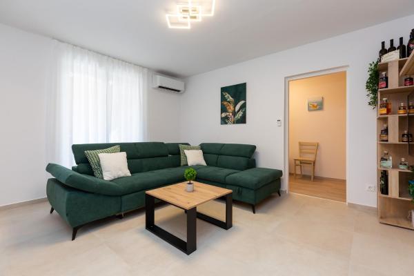 A la foto es mostra l'objecte Rosoglio Poreč 300m from sea, new apartment 2024 situat a la ciutat de Poreč.