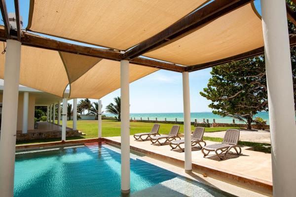 På billedet ses objektet 97985 Stunning beachfront Suites Wi-Fi East of Progreso beliggende i byen Chicxulub.