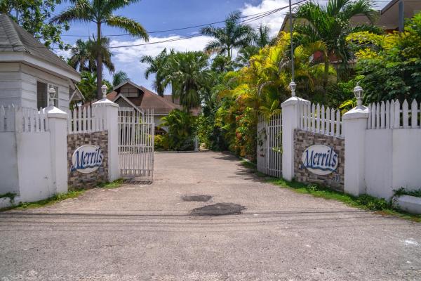 Nella foto è visibile l'oggetto Merrils Beach Resort II situato nella città di Negril.